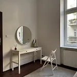 Maricones شقة بوزنان